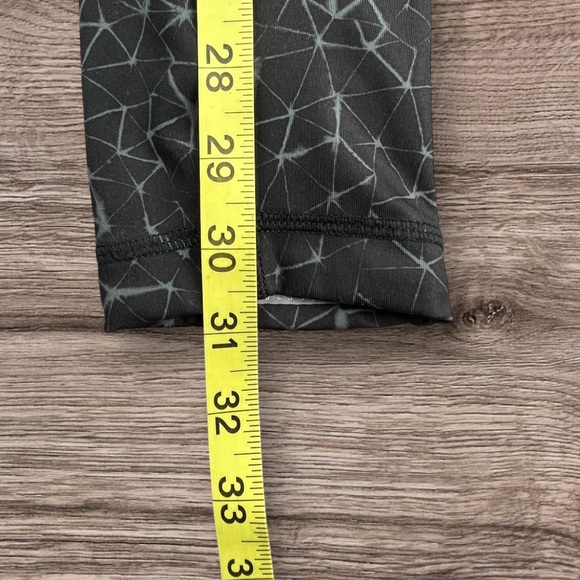 Lulelemon Black & Gray Constellation Print Wonder Under 7/8 Length Leggings 4 - Picture 16 of 16